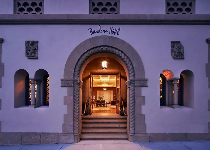 Pasadena Hotel & Pool